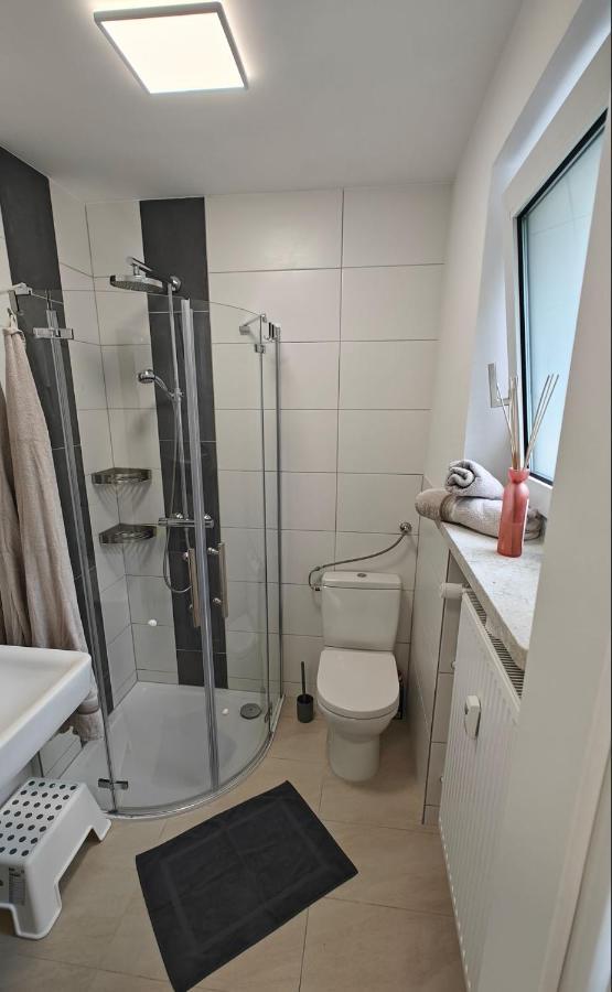 Ferienwohnung "Sorgenfrei" In Coburg ! - Im Eg Mit Privatparkplatz & Balkon Экстерьер фото